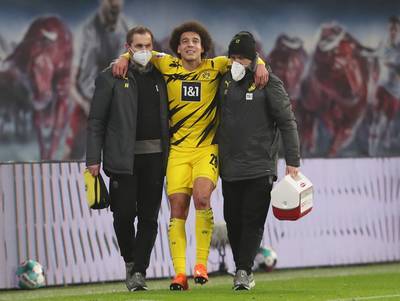 Witsel na halfuur geblesseerd naar de kant in topper tegen Leipzig, Dortmund pakt belangrijke zege