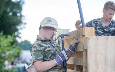 Het bouwdorpenseizoen is begonnen, en wel in Ede