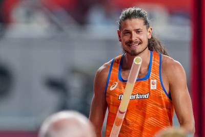 Polsstokhoogspringer Koppelaar naar huis gestuurd wegens verkeerd shirt