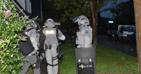 Tientallen invallen in Zeeland door arrestatieteams, grote politieactie in havengebied Vlissingen - 