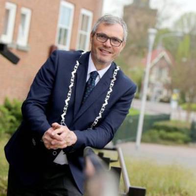 Burgemeester Neder-Betuwe: ‘Agenten pesten en mensen belagen met zwaar vuurwerk moet stoppen’