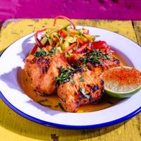 Chef Pavan Bajwa van Mission Masala tipt: Tandoori Salmon & Mango Salad