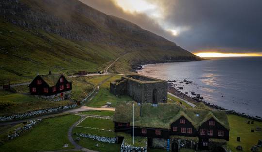 ‘De Faeröer zijn ‘buitenproportioneel belangrijk’’: waarom azen zowel Trump als Poetin op deze eilandengroep?