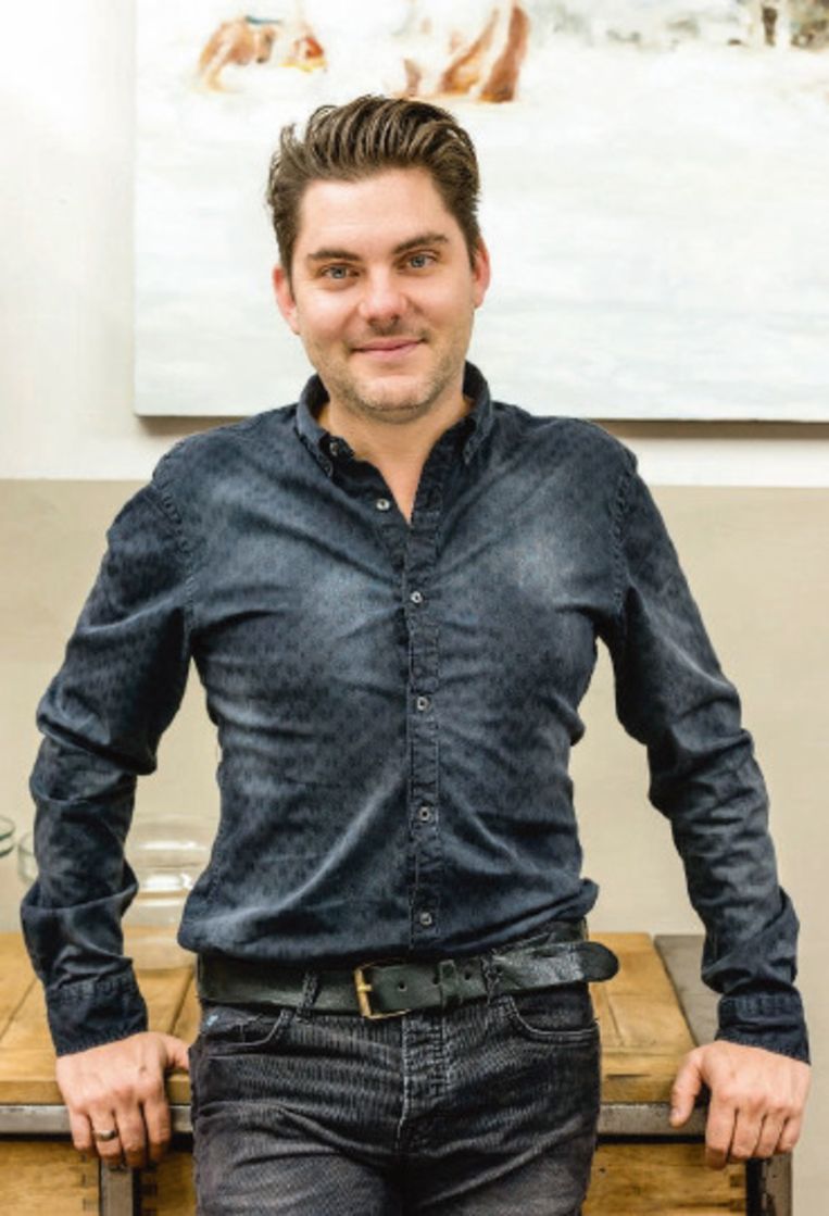 Jeroen Meus maakt kleurrijke wraps met pittige hummus en feta Nina