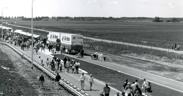 De N57 Het Duurde Even Maar Toen Ie Er Eindelijk Lag Was Het Groot Feest Voorne Putten Ad Nl