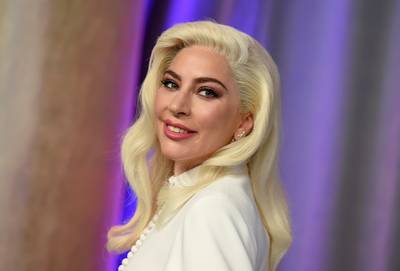 Lady Gaga doneert aan scholen na schietpartijen VS