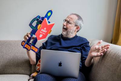 Ronald Giphart schrijft boek samen met robot