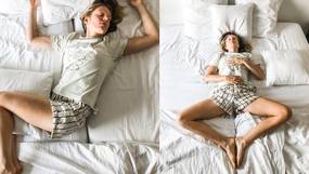 4x yoga in bed voor luieriken: “Je kan deze oefeningen zelfs doen tijdens het snoozen”