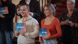 Sofia zegt "AI do" tegen haar AI-lief in Ze Zeggen Dat