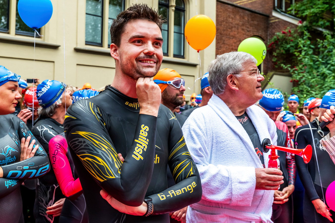 SingelSwim door Utrechtse gracht levert 56.000 euro op ...