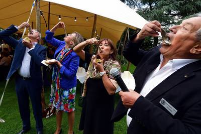 Haringparty Rotary Club brengt 9500 euro op