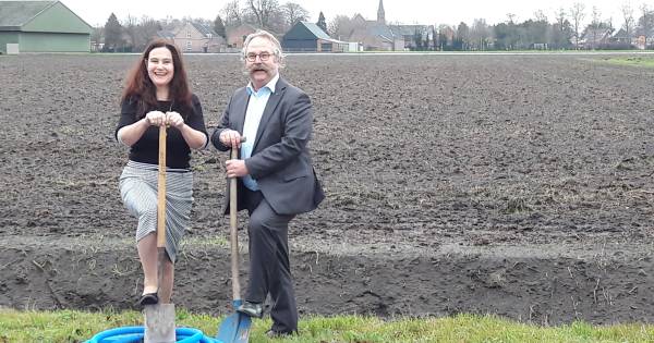 Heijnen uit Heerle gaat glasvezel in Roosendaals buitengebied aanleggen... op 60 centimeter
