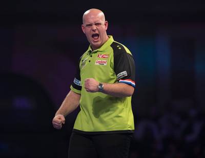 Van Gerwen probleemloos door naar halve eindstrijd