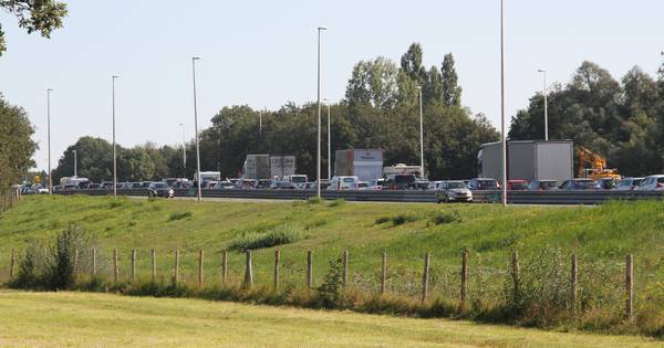Flinke vertraging op A1 richting knooppunt Azelo door ongeluk - Tubantia