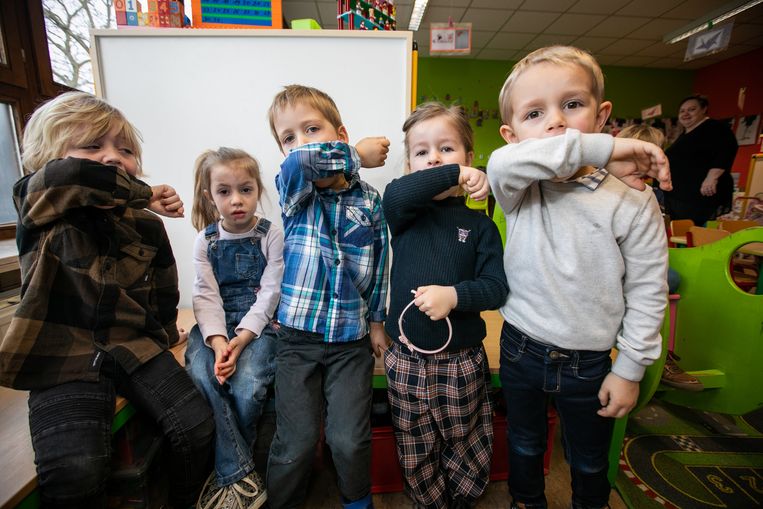 "Handjes wassen, hoesten in de elleboog en begroeten met ...