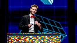 Jonas goochelt erop los met Lego en kaarten