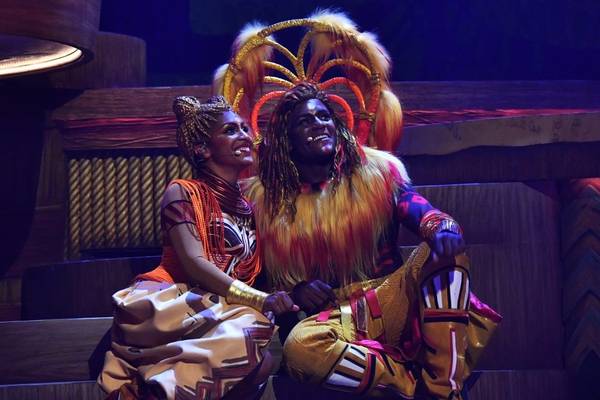 Disneyland Paris : dans les coulisses des plus grands shows !