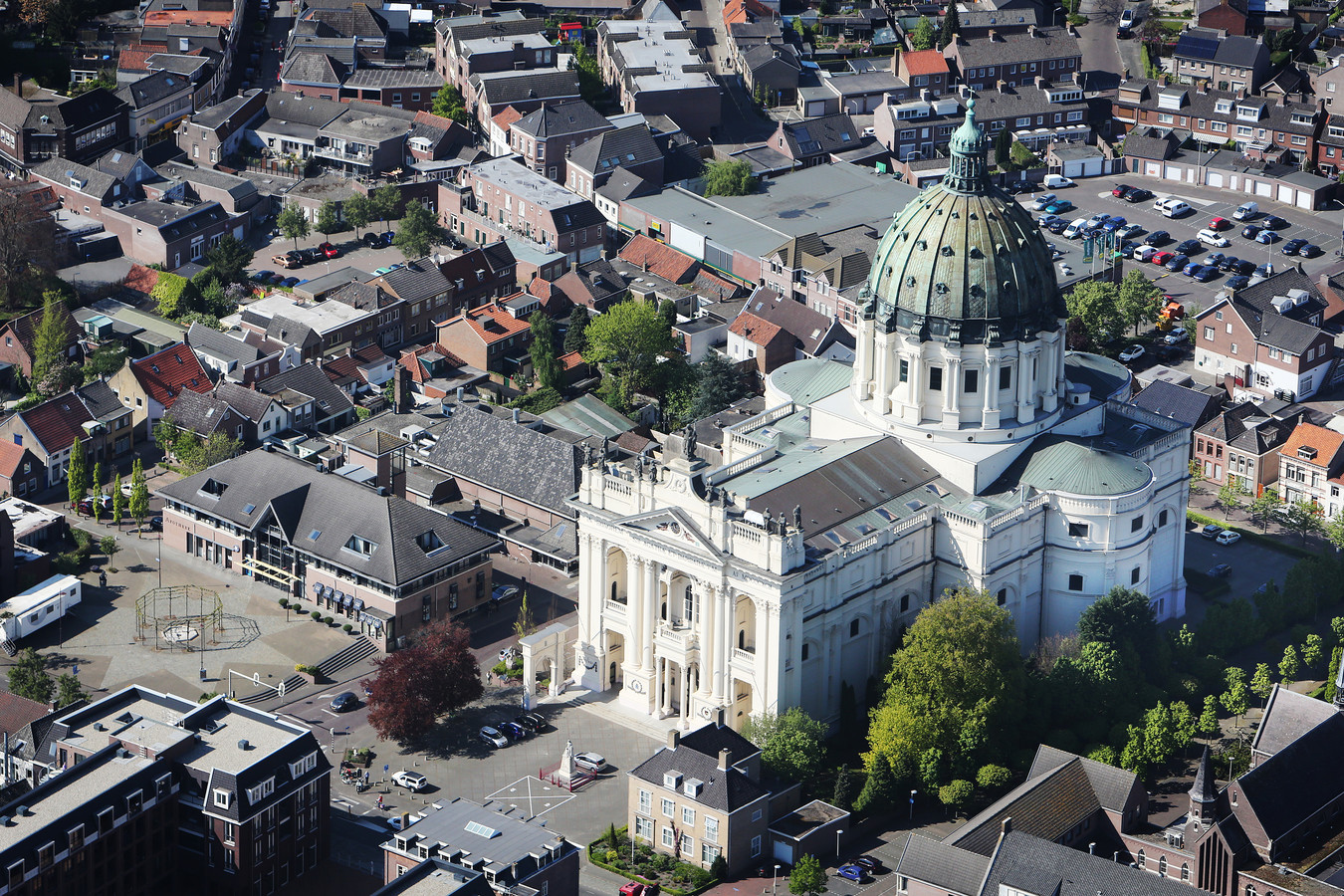 Grootste museum van Nederland opent in Oudenbosch Foto AD.nl
