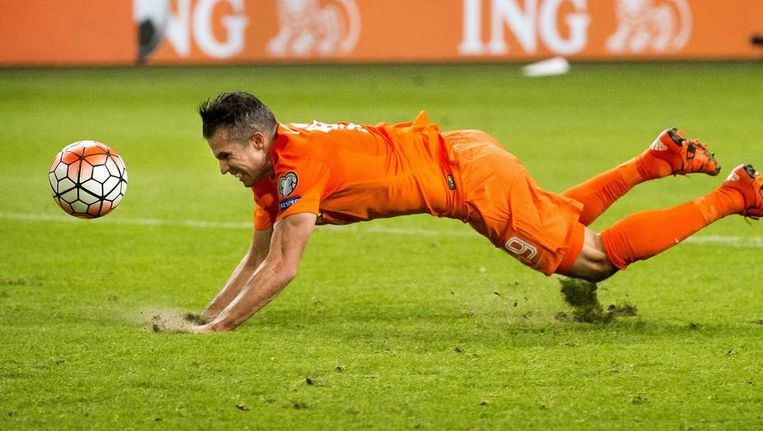 Met Kopbal Van Persie Is Dieptepunt Bereikt De Volkskrant