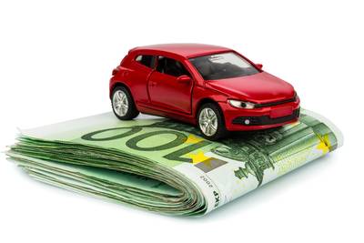 Kabinet casht nog meer dan gedacht met autobelasting
