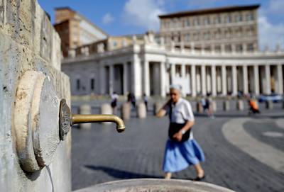 Fonteinen Vaticaanstad afgesloten vanwege groot watertekort