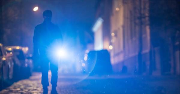 Politie beëindigt coronafeestje in flat #Bergen op Zoom.