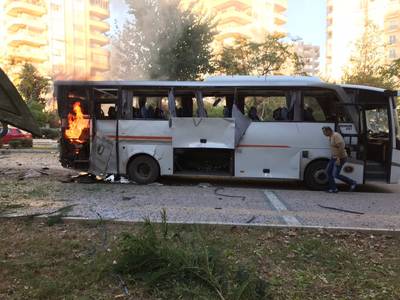12 gewonden bij explosie politiebus Turkije