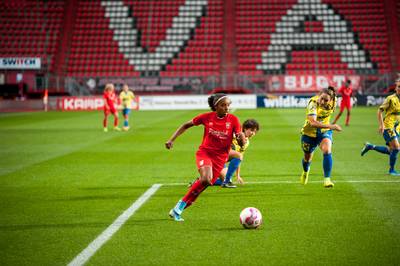 Vrouwen FC Twente ondanks thuisnederlaag naar achtste finales CL