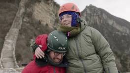 GEWELDIG! Xander en Lena behalen de top van de Chinese muur