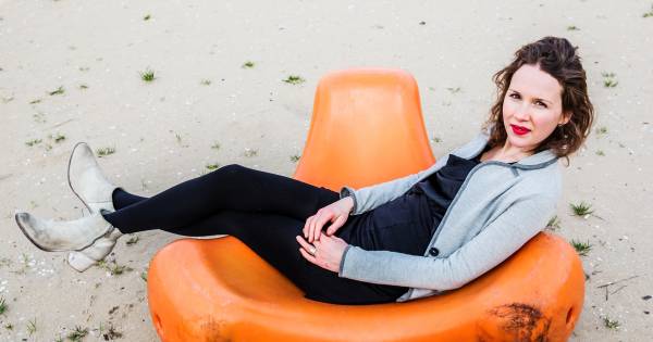 Schrijfster Laura Maaskant Uit Emmeloord Op 25 Jarige Leeftijd Overleden Show Destentor Nl