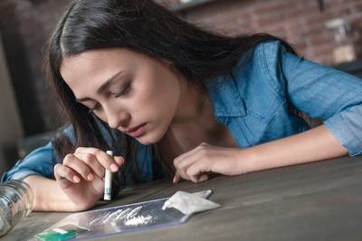 Het AMC zoekt cokegebruikers, en dan vooral vrouwelijke