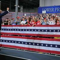 Hoelang kan Trump de economische realiteit nog blijven ontkennen, terwijl Amerikaanse burgers de pijn voelen?