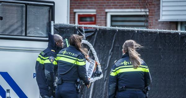 Twee jonge kinderen, moeder en oma overleden bij drama Etten-Leur, politie zoekt vader (33) . #Dasseburcht #EttenLeur