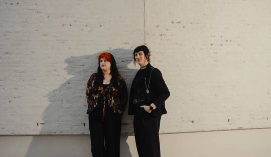 ‘Ze is als vrouw gelukkiger dan ooit, maar mensen vroegen nooit hoe het mij ging’: wat het betekent als je partner of ouder in transitie gaat