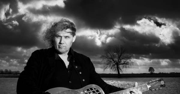 Julian Sas: ‘Iedere nieuwe dag een betere gitarist’