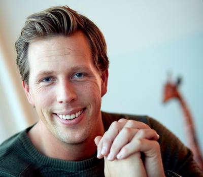 Zieke Freek Vonk terug in Nederland: nog steeds onduidelijk wat hij heeft