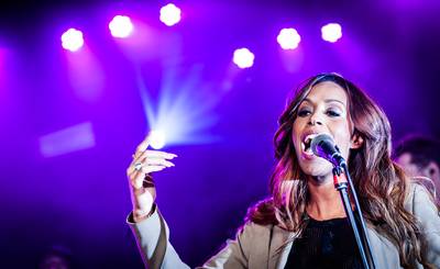 Amerikaanse platenlabels in de rij voor Glennis Grace