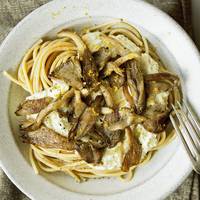 Pasta met cashew-room, oesterzwammen & sinaasappel