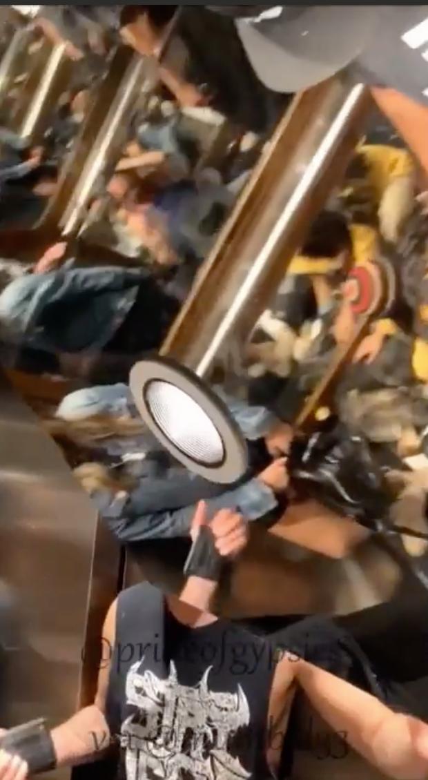 Hilarisch: Jason Momoa livestreamt opsluiting in lift