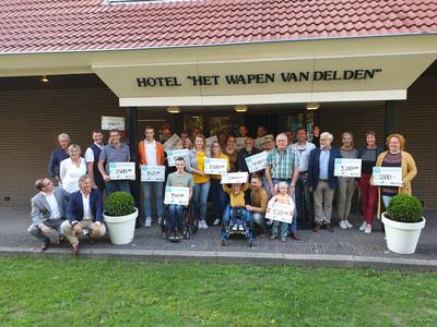 Elastiekenkoers tovert glimlach op gezichten jongeren Hof van Twente
