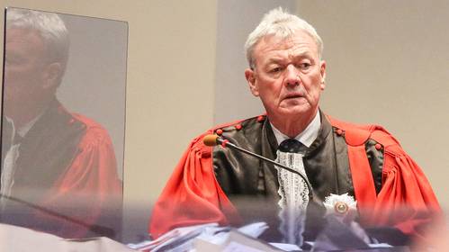 ASSISEN. Little John schuift schuld half af op zijn ex-vrouw. “Ze had me maar oraal moeten bevredigen. Dan was ik nooit vreemdgegaan”