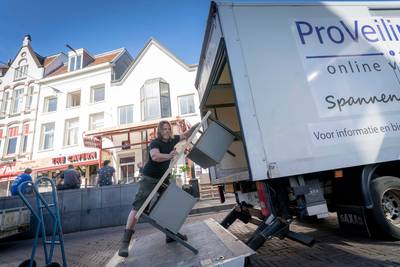 Cafés Korenmarkt volgens justitie terecht gesloten; inventaris van kroegen geveild