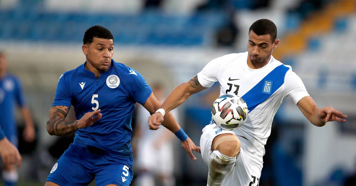 VVV-spits Giakoumakis scoort al na 17 minuten bij debuut voor Griekenland - De Gelderlander