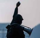 Steeds meer geweld bij protest in Hongkong: ‘Als ze ons vermoorden, dan vechten we terug’