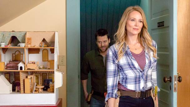 Framed for Murder: A Fixer Upper Mystery