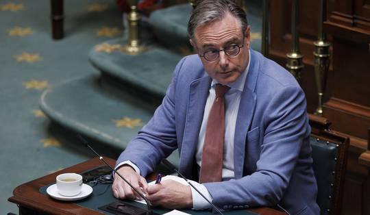 Vakbonden en werkgevers waarschuwen De Wever: besparingen maken beheer sociale zekerheid stilaan onmogelijk