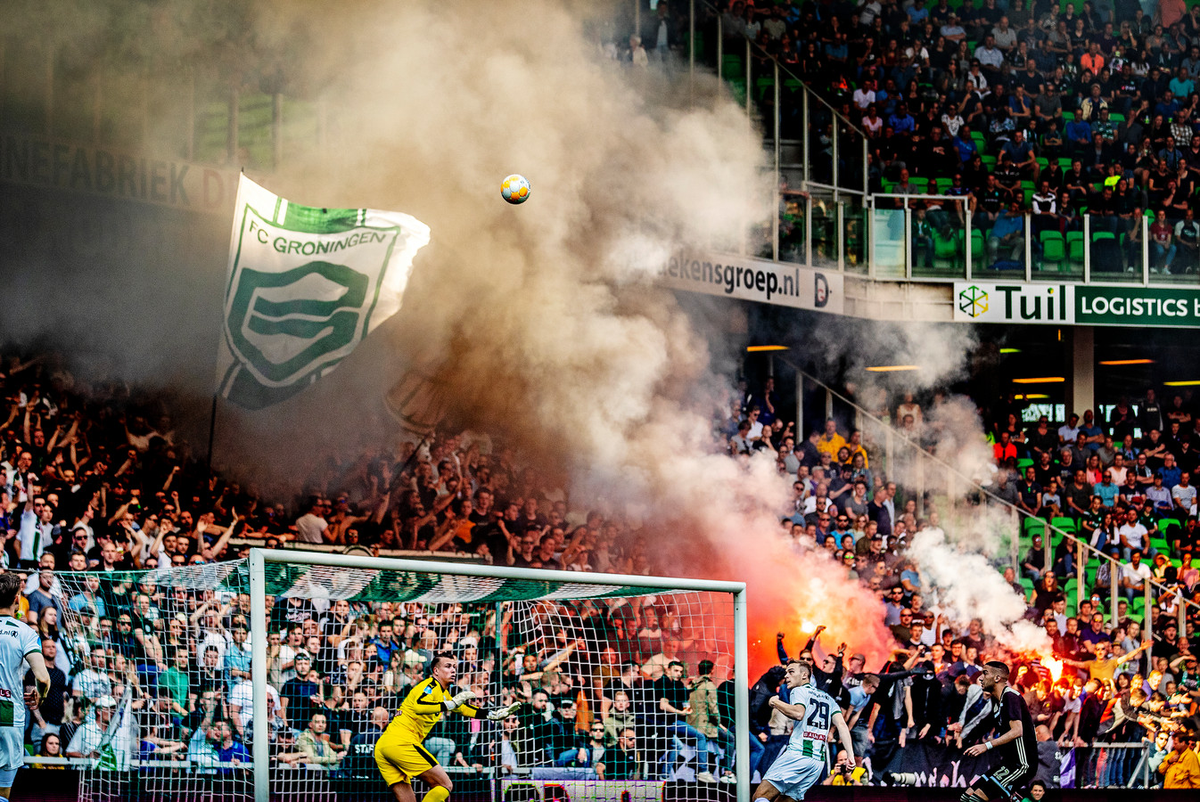 Supportersvereniging spant kort geding aan tegen FC Groningen | Foto