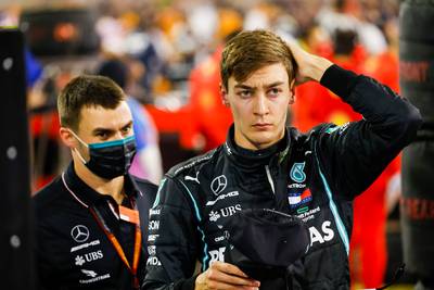 Teambaas Mercedes wijt fout aan radioprobleem en looft George Russell