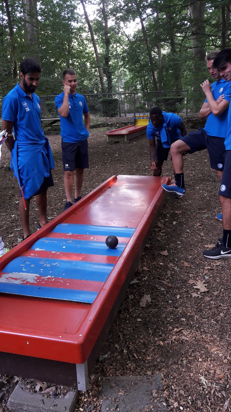 Van minigolf tot petanque: AA Gent-spelers werken aan ...