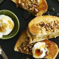 Zoete appelsandwich met ahorn & pecannoten